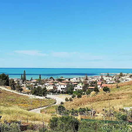2 Bedrooms House At San Leone 400 M Away From The With Furnished Terrace And Wifi *